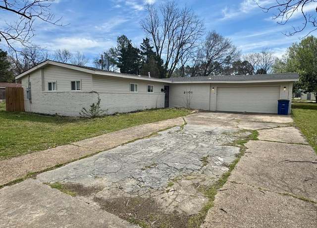 Property at 2101 Gathings Dr, West Memphis, AR 72301, 3 beds, 2 baths