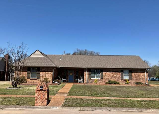Property at 1005 Normandy Dr, West Memphis, AR 72301, 3 beds, 2 baths