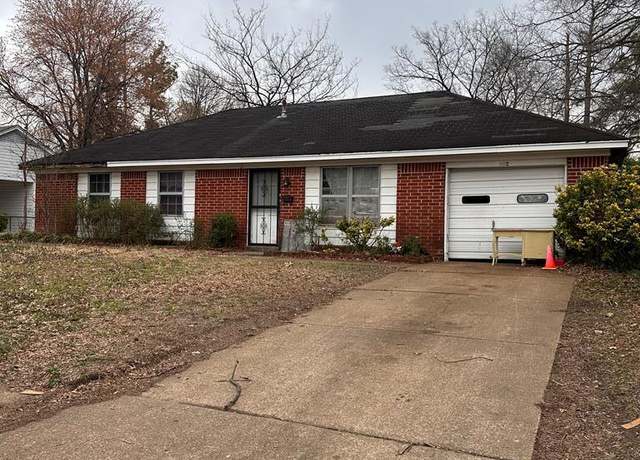 Property at 402 Oxford St, West Memphis, AR 72301, 3 beds, 2 baths
