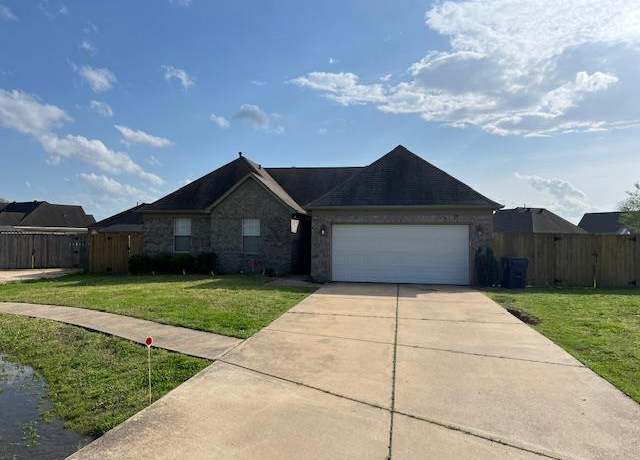 Property at 800 Chickory Cv, Marion, AR 72364, 3 beds, 2 baths