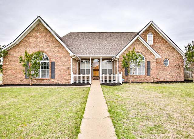 Property at 305 Trigg Dr, Marion, AR 72364, 3 beds, 2 baths
