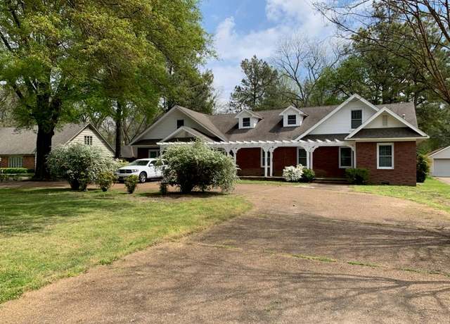 Property at 1210 N 6th St, Blytheville, AR 72315, 4 beds, 3.5 baths