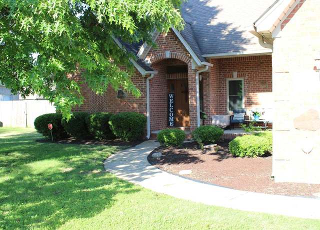 Property at 802 Rue Chateau Dupre Dr, Marion, AR 72364, 4 beds, 2 baths