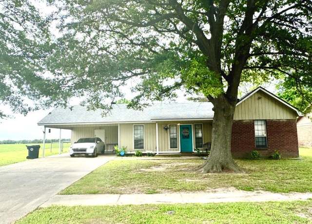 Property at 112 Carriage St, Marion, AR 72364, 3 beds, 2 baths