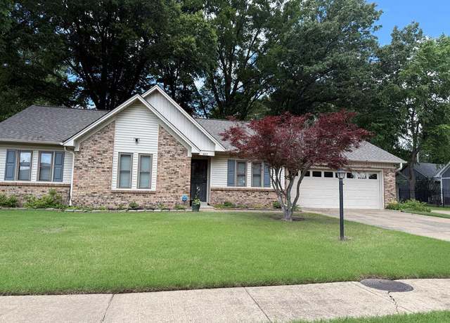 Property at 402 Kingsway Dr, West Memphis, AR, 3 beds, 2 baths