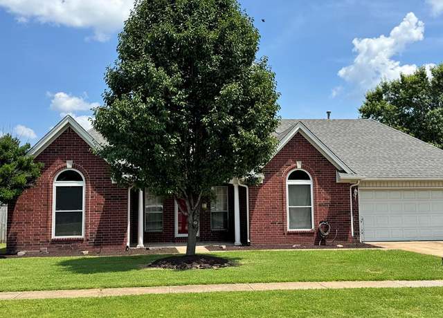 Property at 511 Edgewood Dr, Marion, AR 72364, 3 beds, 2 baths
