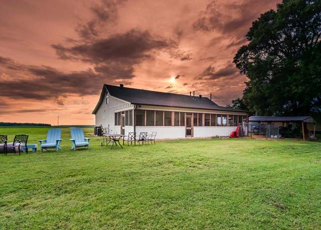 Property at 10437 Horseshoe Cir, Horseshoe Lake, AR 72348, 4 beds, 2 baths