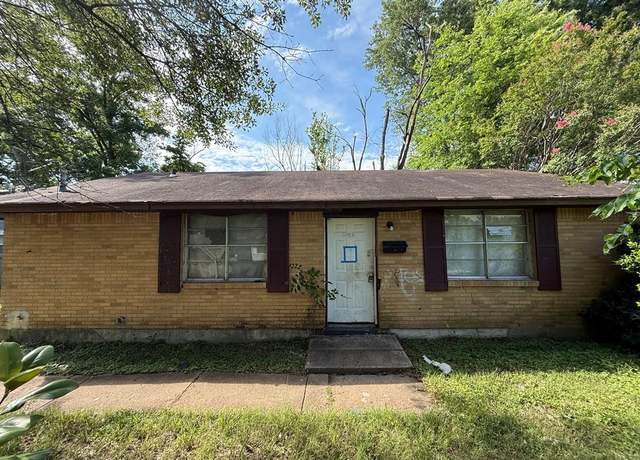 Property at 2413 Gathings Dr, West Memphis, AR 72301, 3 beds, 1 bath