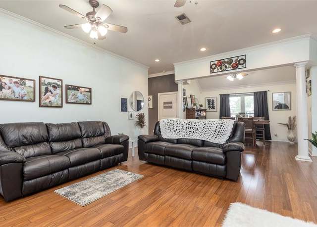 Property at 1409 Ashwood Cir, West Memphis, AR 72301, 4 beds, 2.5 baths