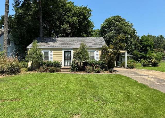 Property at 618 Adams St, Blytheville, AR 72315, 3 beds, 2 baths