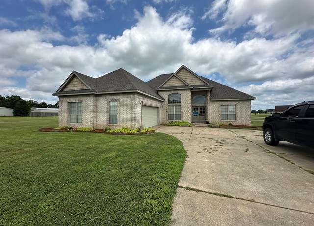 Property at 136 Miller Dr, Marion, AR 72348, 4 beds, 3.5 baths