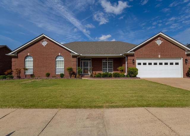 Property at 402 Brentwood Dr, West Memphis, AR 72301, 3 beds, 2.5 baths