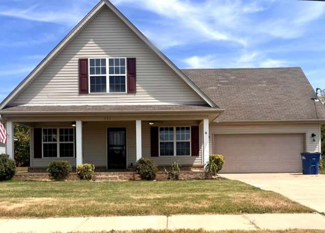 Property at 806 W Walnut Dr, West Memphis, AR 72301, 3 beds, 2.5 baths