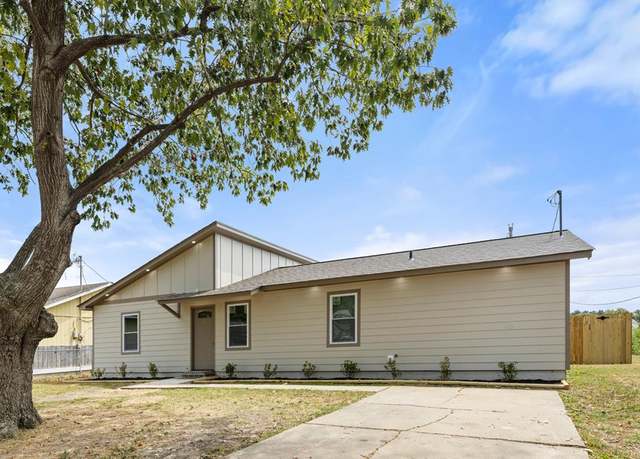 Property at 912 Mimosa Dr, West Memphis, AR 72301, 3 beds, 2 baths