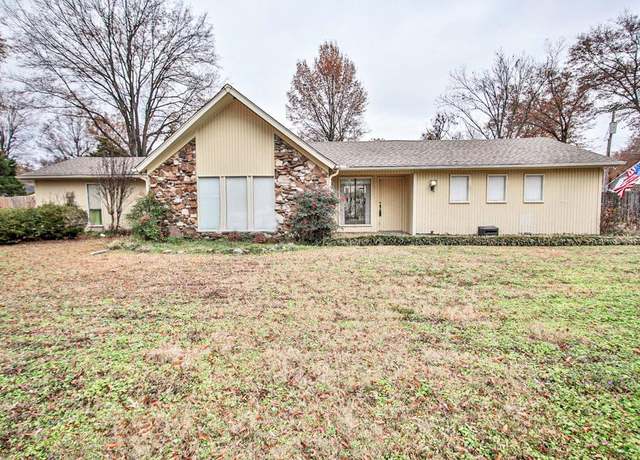 Property at 907 Rosewood Dr, West Memphis, AR 72301, 3 beds, 2 baths