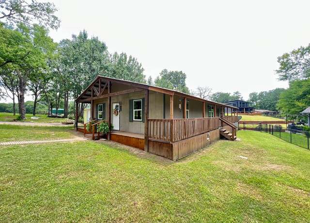 Property at 170 Bayside Cir, Malakoff, TX 75148, 3 beds, 2 baths