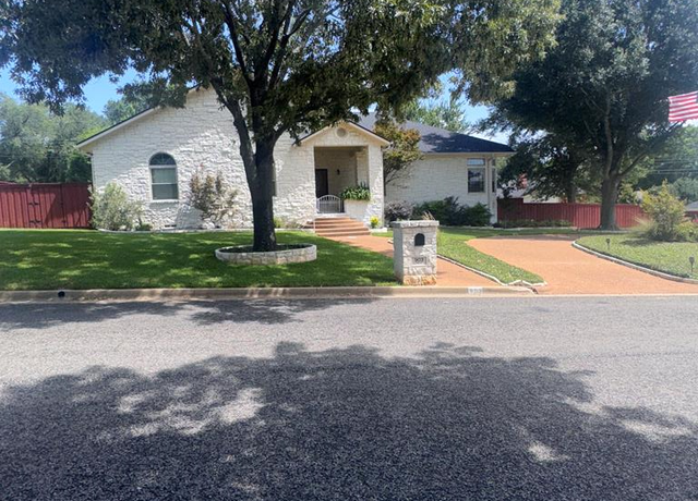 Property at 903 Rico Dr, Athens, TX 75751, 3 beds, 2 baths