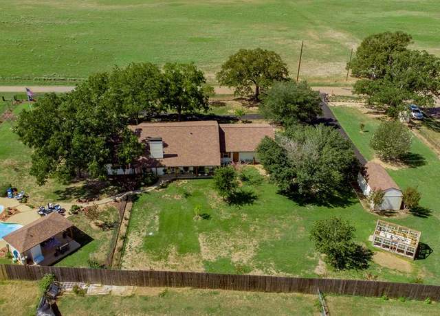 Property at 319 Vzcr 2806, Mabank, TX 75147, 3 beds, 2 baths