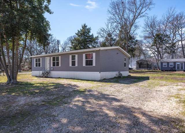 Property at 129 Elm Dr, Murchison, TX 75778, 4 beds, 2 baths