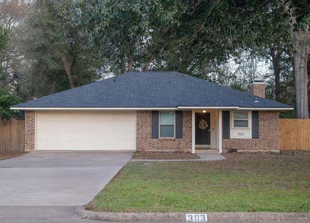 Property at 303 Wofford St, Athens, TX 75751, 3 beds, 2 baths