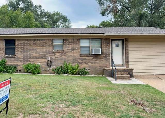 Property at 611 Walnut Cir, Athens, TX 75751, 3 beds, 1 bath