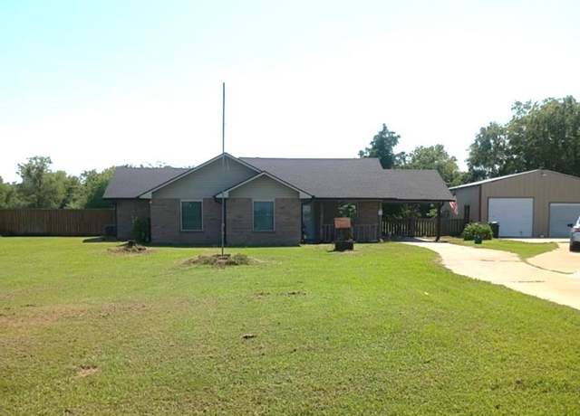Property at 634 Eubank St, Mabank, TX 75147, 3 beds, 2 baths