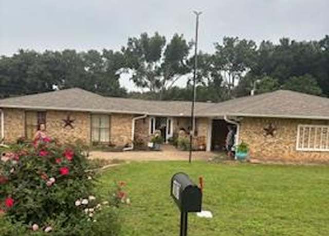 Property at 107 Guadalupe Dr, Athens, TX 75751, 3 beds, 2 baths