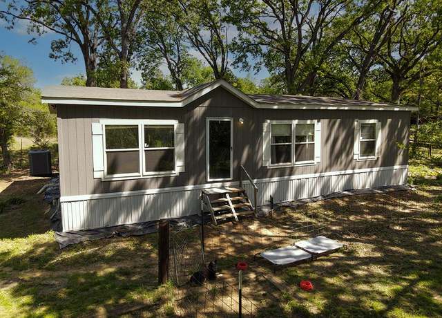 Property at 10000 St Hwy 31 W, Malakoff, TX 75148, 3 beds, 2 baths