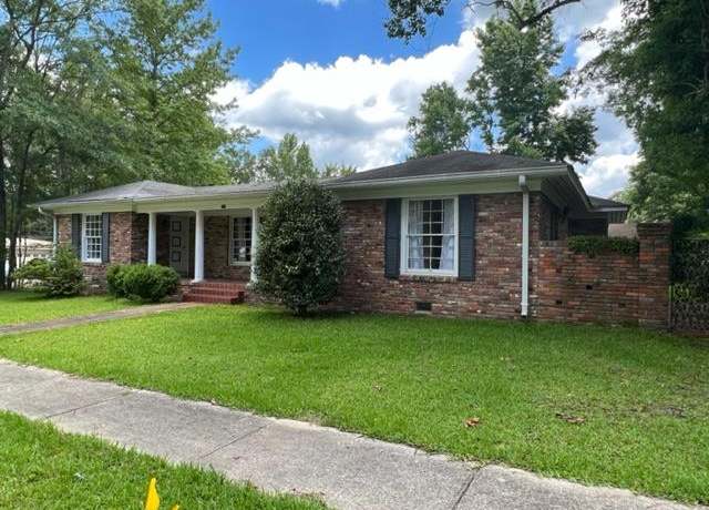 Property at 912 N Spring St, Waynesboro, MS 39367, 4 beds, 3 baths