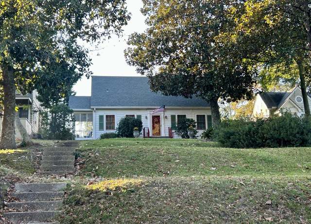 Property at 1323 Hill Dr, Laurel, MS 39440, 3 beds, 2.5 baths