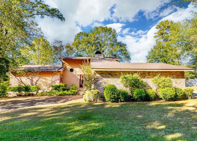 Property at 37 Tallahoma West, Laurel, MS 39443, 5 beds, 4.5 baths