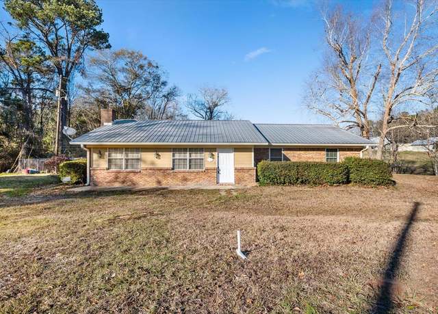 Property at 11 Cecil Taylor Rd, Laurel, MS 39443, 3 beds, 1 bath