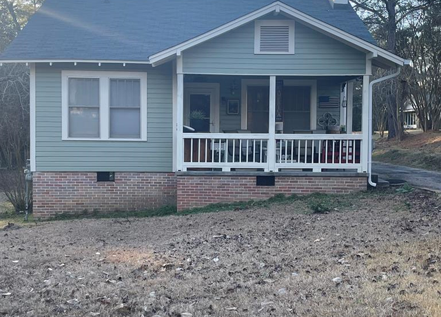 Property at 2126 N 5th Ave, Laurel, MS 39440, 3 beds, 2 baths