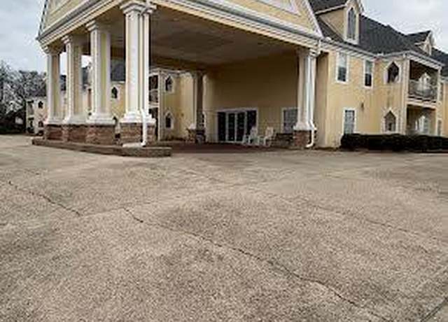 Property at 300 Mason St #204, Laurel, MS 39440, 2 beds, 2 baths