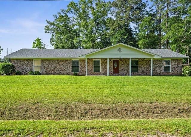 Property at 25 Dogwood Dr, Laurel, MS 39443, 3 beds, 2 baths