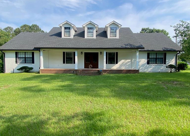 Property at 5 Reagan Ranch Rd, Laurel, MS 39443, 4 beds, 2.5 baths