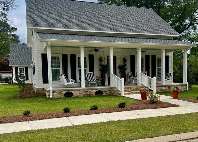 Property at 6 Larkmeade Ln, Laurel, MS 39440, 4 beds, 4.5 baths