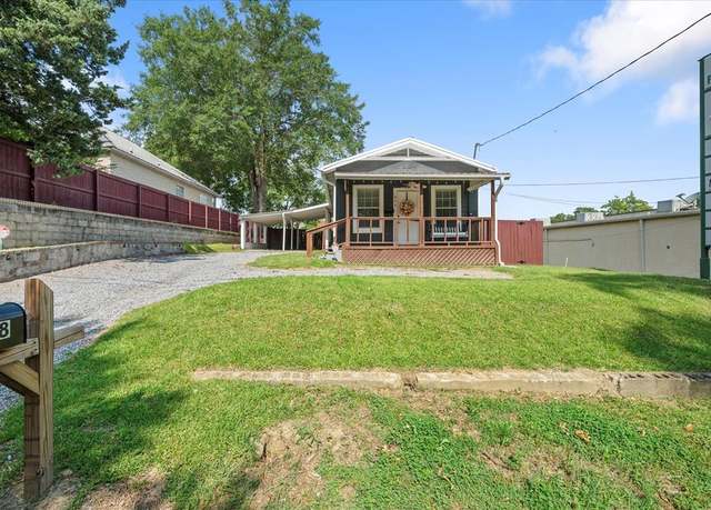 Property at 908 N 15th Ave, Laurel, MS 39440, 2 beds, 1.5 baths