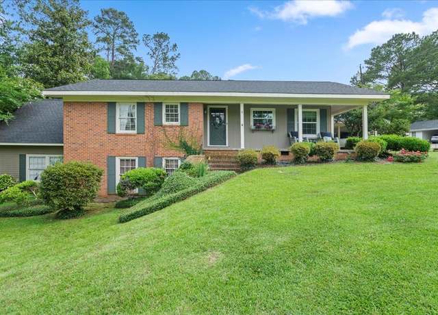 Property at 4 Bay Cir, Laurel, MS 39440, 3 beds, 3.5 baths