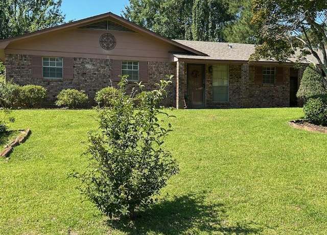 Property at 904 Sunrise, Laurel, MS 39440, 2 beds, 2 baths