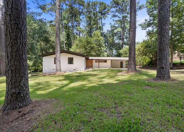 Property at 717 Pinehaven Dr, Laurel, MS 39440, 3 beds, 2 baths