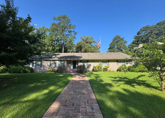 Property at 3106 Crestwood Dr, Laurel, MS 39440, 3 beds, 4 baths