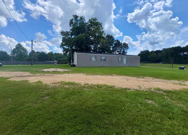 Property at 30 Gardner Rd, Laurel, MS 39443, 3 beds, 2 baths
