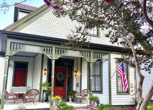 Property at 306 S Rankin St, Natchez, MS 39120, 4 beds, 3 baths