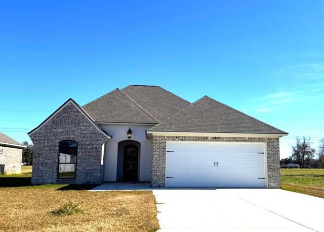 Property at 112 River Bend Ave, Vidalia, LA 71373, 3 beds, 2 baths