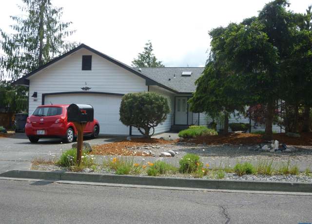 Property at 861 E Oak St, Sequim, WA 98382, 3 beds, 2 baths