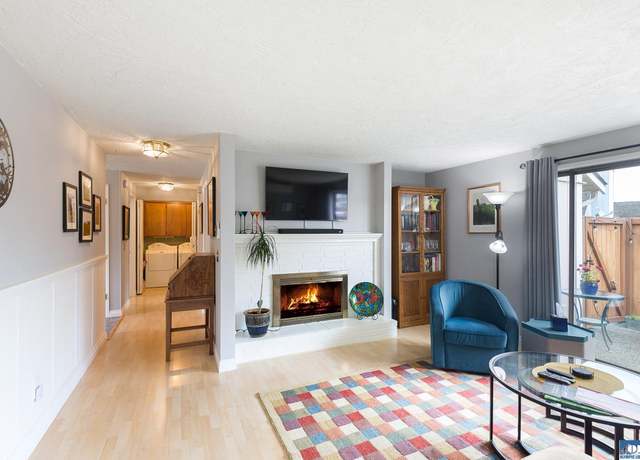 Property at 820 N Abbey Ct, Sequim, WA 98382, 2 beds, 1.5 baths