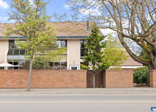 Property at 300 N Sequim Ave, Sequim, WA 98382, 3 beds, 2.5 baths