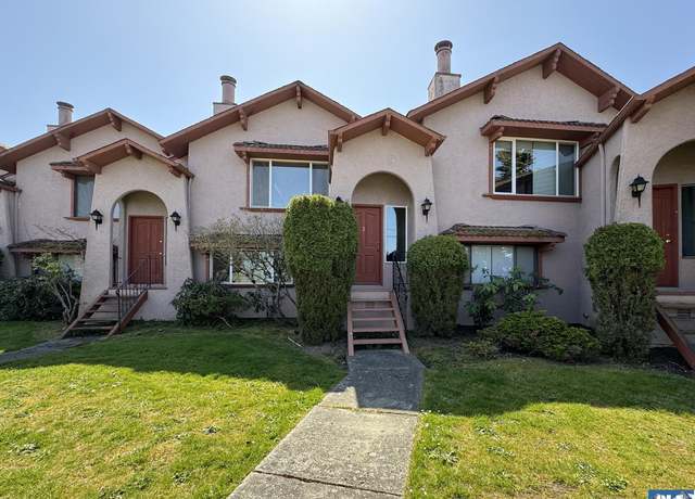 Property at 1212 E Craig Ave, Port Angeles, WA 98362, 2 beds, 1.5 baths