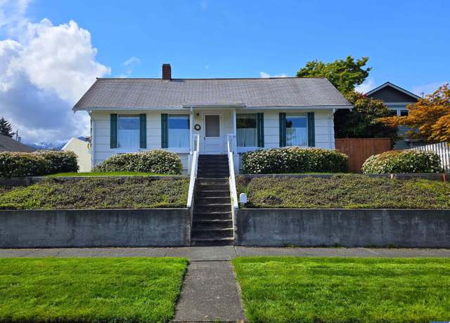 Property at 418 E 10th St, Port Angeles, WA 98362, 2 beds, 1 bath